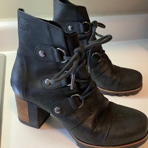 SOREL mid boots